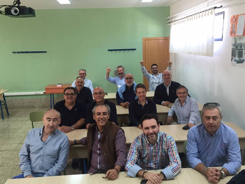 Alumnos promoción del 86 del internado San José de Campillos de Málaga.